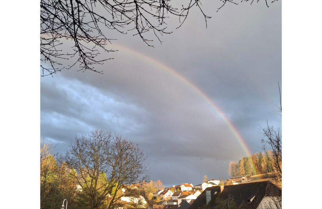 Ingrid Klopf - Regenbogen aus dem Herzen Gutaus